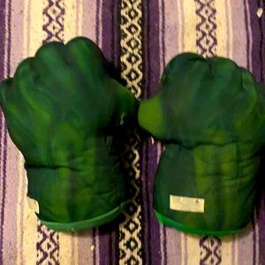 Cloth hulk hands